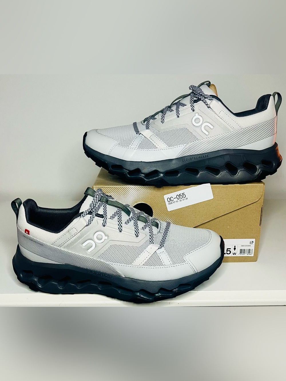 On Running Cloudventure Waterproof Women’s Trail Shoes - Light Gray/Black